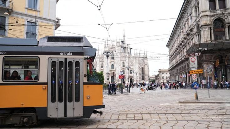 Ritardi, semafori e corsie non protette: quali sono le linee Atm che soffrono di più