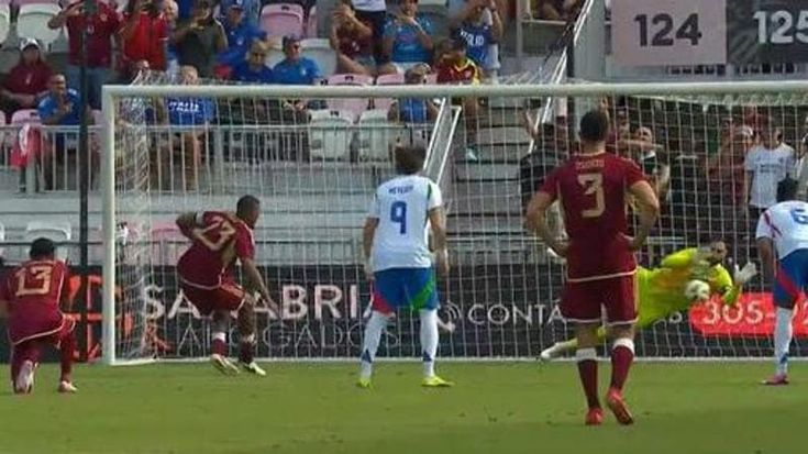 Italia-Venezuela, rigore contro gli azzurri dopo 1’30”: cosa è successo