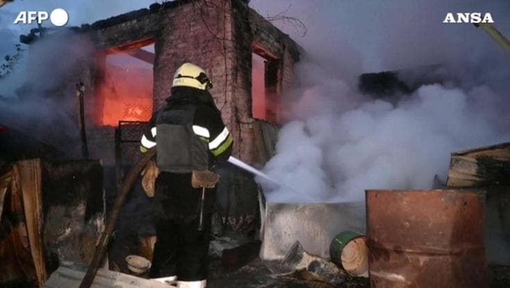 Ucraina, raid russo su Kharkiv: almeno sette i feriti