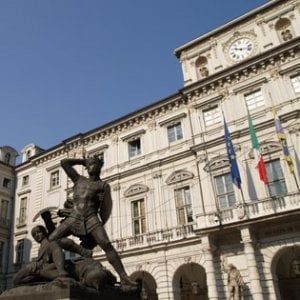 Torino, il Comune: "Per le nomine nelle società partecipate precedenza ai giovani" 