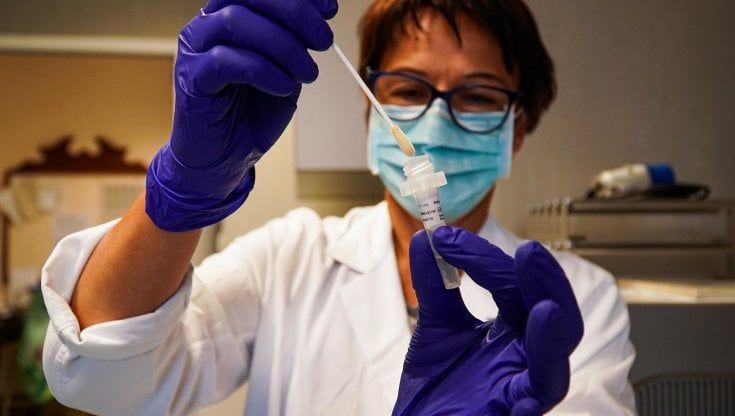 Coronavirus, il bollettino del 29 ottobre: nel Lazio 1995 nuovi casi. A Roma sono 1053