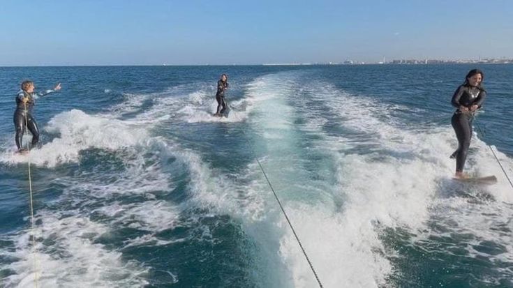 Nel mare di Bari arrivano le evoluzioni del wakeboard: “Lo sport che unisce sci nautico e surf”