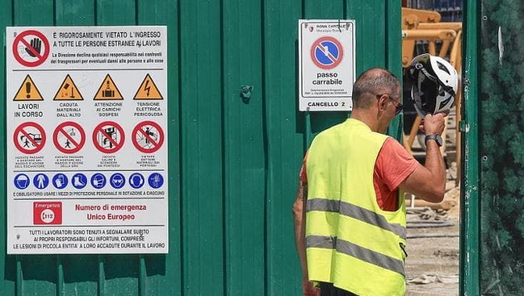 "Caldo e morti sul lavoro, serve una certificazione per gli indumenti refrigeranti"