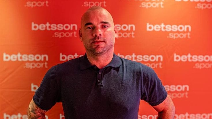Sneijder: “Chivu era il mio compagno di stanza, non era divertente. Ma sapevo che era bravo”