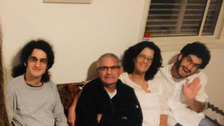 L’appello del figlio delle vittime italiane di Hamas: “Non scrivete il nome di mio padre su una bomba. Voleva la pace. Non attaccate Gaza in suo nome”