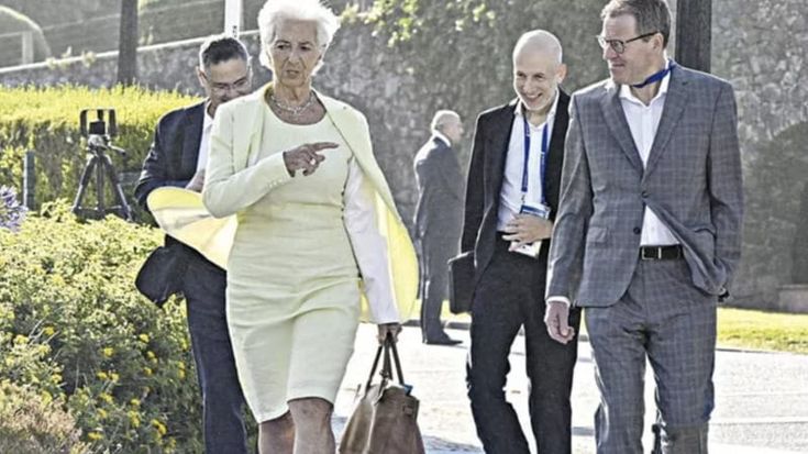 Bce, Lagarde ammette: “Dimissioni prima del 2027 per aiutare la Francia alle presidenziali”