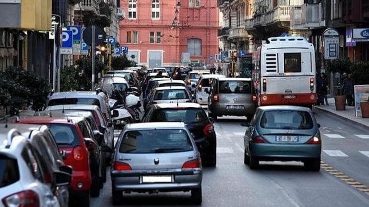 Noleggio o auto di proprietà, cosa conviene? Ecco i pro e i contro