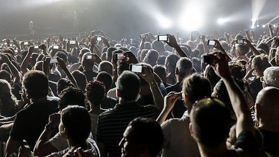 Così i guru della Silicon Valley  adesso si pentono dei loro like