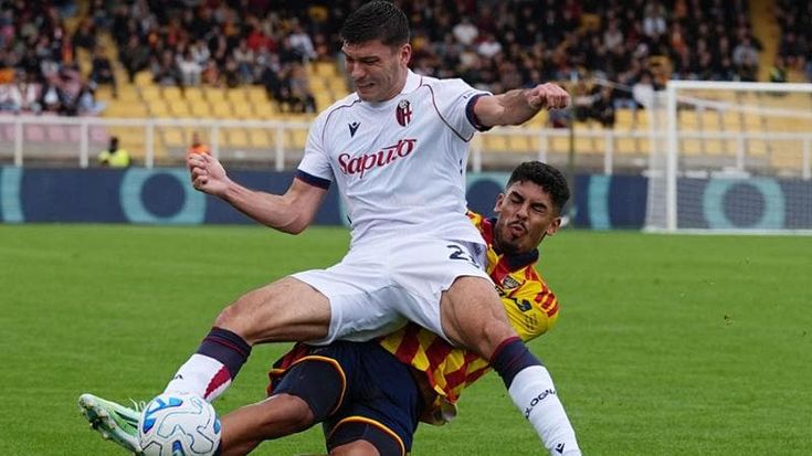 Lecce-Bologna, le pagelle dei rossoblù: Cambiaghi uomo assist. Miranda salva, Zortea innesca