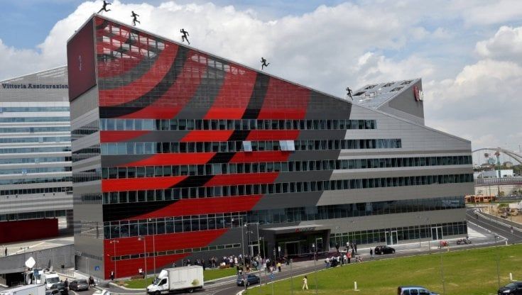 Milan: venerdì le prime firme, il club a Investcorp a fine campionato
