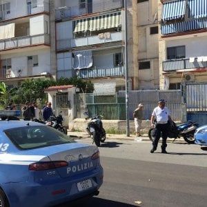 Bari,  36enne ferito da due colpi di pistola vicino a una scuola elementare del San Paolo: è grave