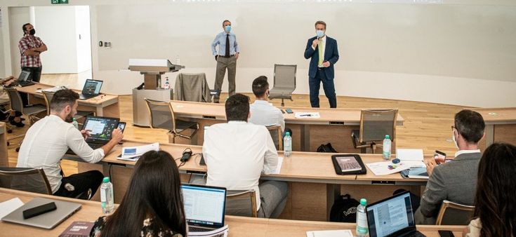L'università non serve più, almeno non per trovare lavoro
