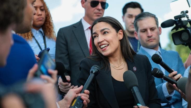 Ocasio-Cortez e la corsa per il 2028: l'America è pronta per una presidente donna e socialista?