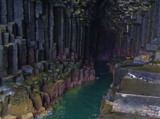 Scozia, nella grotta che ispir&ograve; Mendelssohn e i Pink Floyd