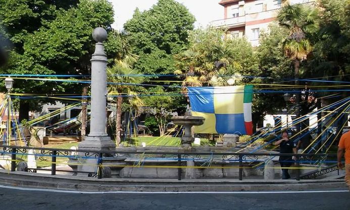 Frosinone, il sogno della serie A si avvicina: la città diventa giallo-blu
