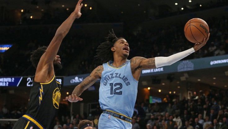 Basket, Nba: Memphis stende anche Golden State, Phoenix sola alla guida dell'Ovest