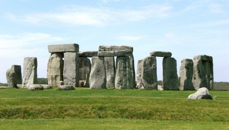 Regno Unito, un tunnel sotto Stonehenge. Gli archeologi gridano allo scandalo
