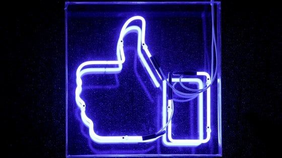 Fake news, Facebook dà i voti agli utenti per misurarne la credibilità