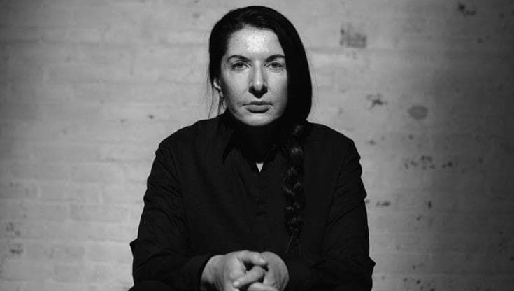 Arte, Marina Abramovic a Capri: si ispirerà all’energia delle rocce dell’isola