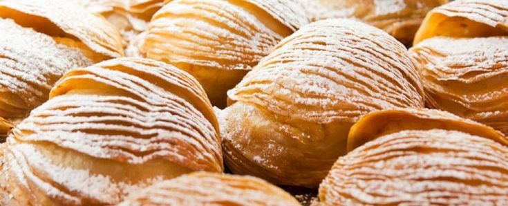 Sfogliatelle e bab&agrave; nell'anniversario di Eduardo