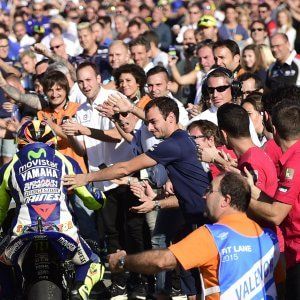 Rossi all'attacco: "Marquez guardaspalle di Lorenzo, hanno fatto il biscottone"