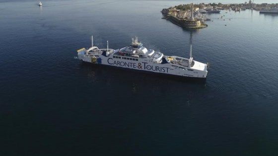 Stretto di Messina: stop a corse gratuite per medici e agenti, sconti per più categorie