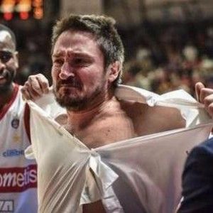 Basket, Pozzecco squalificato due giornate dopo lo 'show' contro Milano