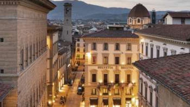 Elisabetta batte Francis nell’ultima battaglia della guerra Starhotels