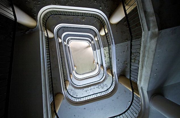 Dall'Italia agli Stati Uniti: il fascino delle scale abbandonate