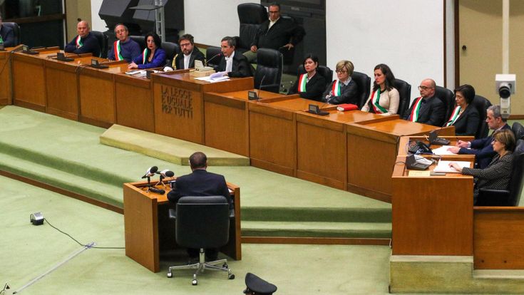 Processo Stato-mafia, Berlusconi zitto in aula. Dell’Utri è pronto a parlare ai giudici