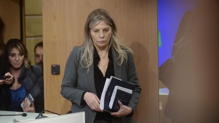 I pm: “Processate Bartolozzi”, ma la destra blinda la zarina