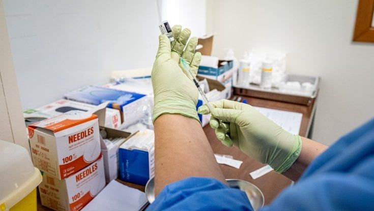 Burioni attacca Sandra Gallina, negoziatrice per i vaccini anti-Covid in Europa: "Laureata alla scuola interpreti"