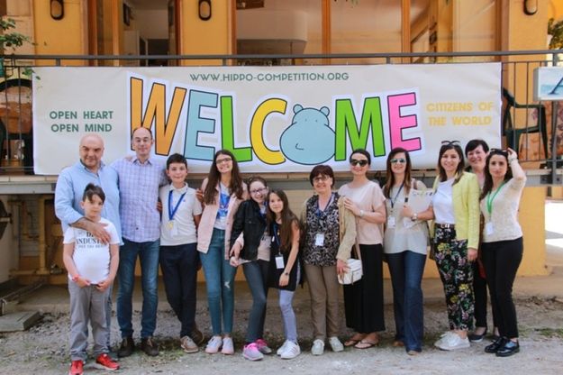 Due studentesse campane ai "mondiali" di inglese a Jesolo