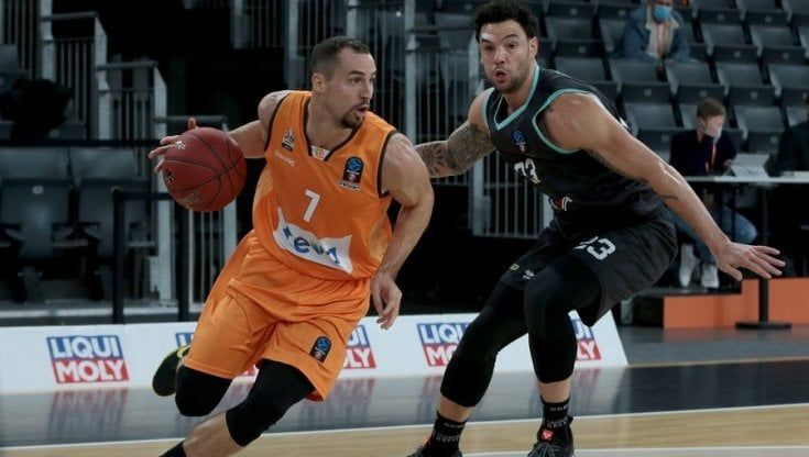 Basket, Eurocup: Brescia perde in Germania. Covid, Venezia in isolamento