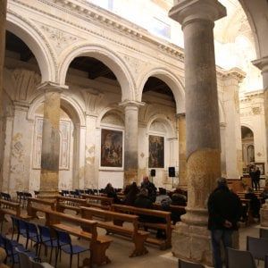 Parroci vecchi e stanchi, Bologna vara la benedizione pasquale triennale (o su ordinazione)