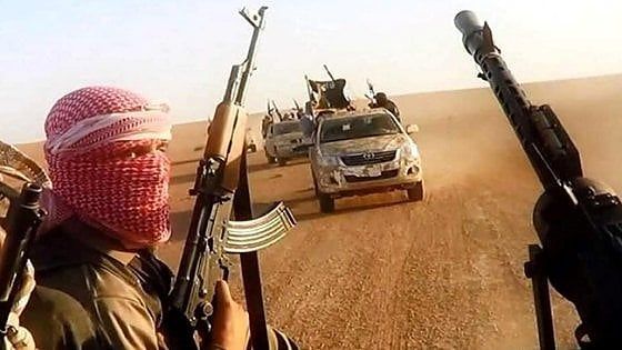 Iraq, l'Isis risponde all'offensiva su Mosul e attacca Kirkuk: uccise almeno 17 persone 