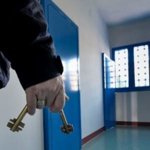 Reato di tortura, il sì della Camera. Pene da 4 a 10 anni