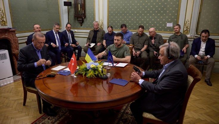 Erdogan a Leopoli con Zelensky e Guterres: "Si eviti una nuova Chernobyl a Zaporizhzhia"