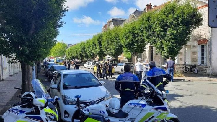 Francia, auto piomba su un gruppo di bambini in gita in bicicletta: sette feriti, tre sono gravi