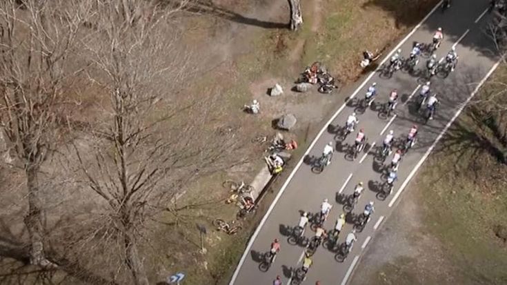 La caduta di Vingegaard tra velocità sempre più alte e strade pericolose. Così il ciclismo è meno sicuro