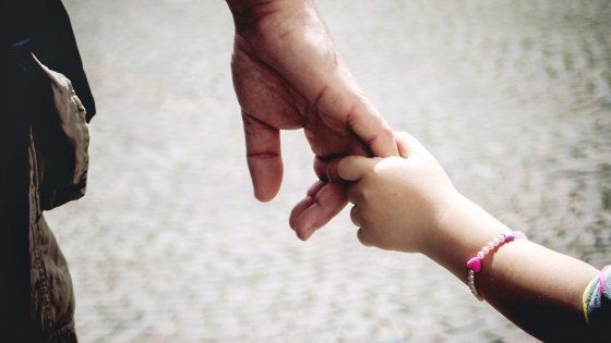 La Cassazione dice no all'adozione dei figli di ex detenuti redenti: la storia di Gaetano e dei suoi bambini 