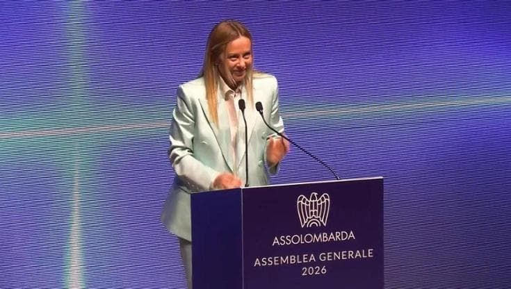 Meloni scherza sulla sua altezza: "Credo mi abbiate sottovalutato, non sono un nano"
