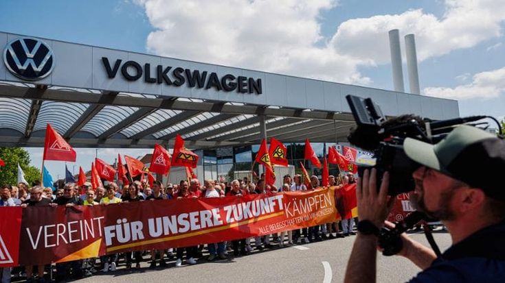 Volkswagen, via al piano shock: altri 60mila tagli e addio a Seat