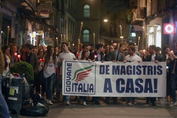 La fiaccolata del Pdl<br />contro de Magistris