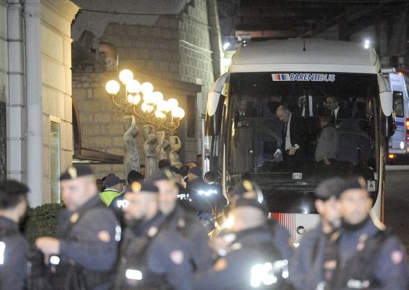Napoli, task force di polizia per il bus della Juve