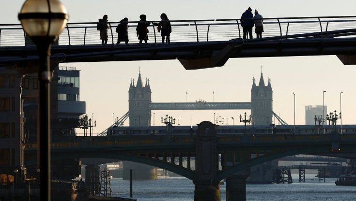 Brexit, ancora un autogol: la borsa di Parigi supera la City di Londra secondo Bloomberg