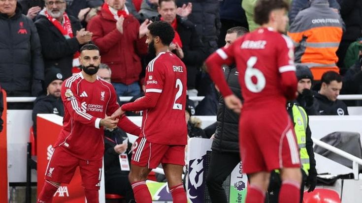 Salah torna in campo dopo le accuse al Liverpool e a Slot, ovazione di Anfield