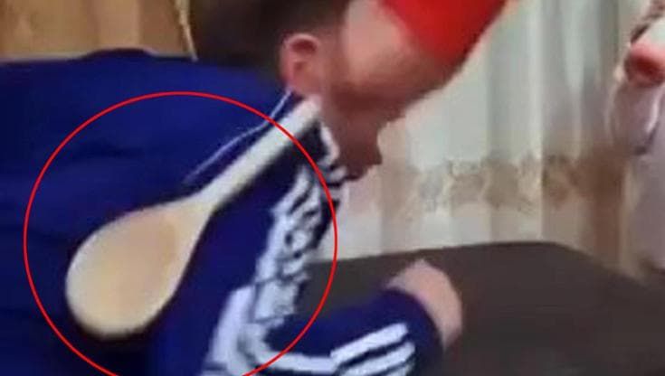 Bimbo picchiato, sospesa la responsabilità genitoriale: intervento tribunale dopo video TikTok
