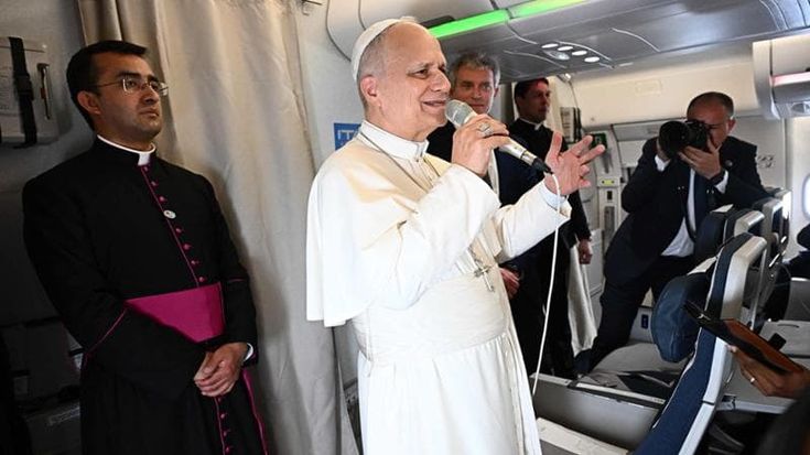 Papa Leone: “Non sono interessato a dibattere con Trump”
