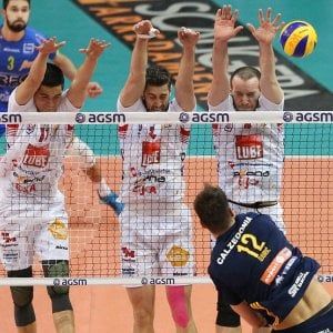 Volley, Superlega: Lube vince al tie break, Trento domina Modena